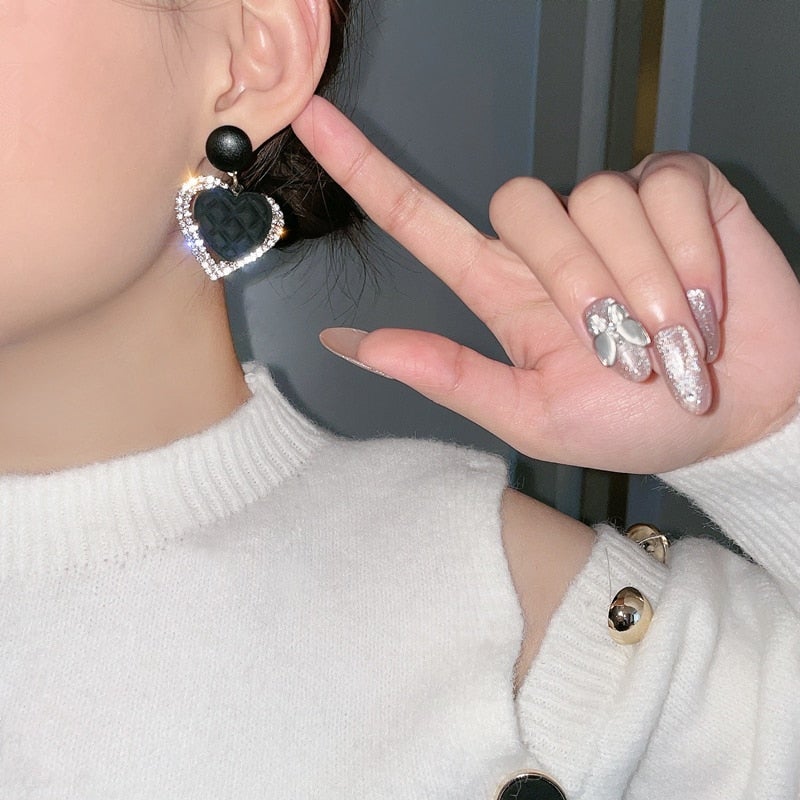 Černé srdce - zlaté náušnice 