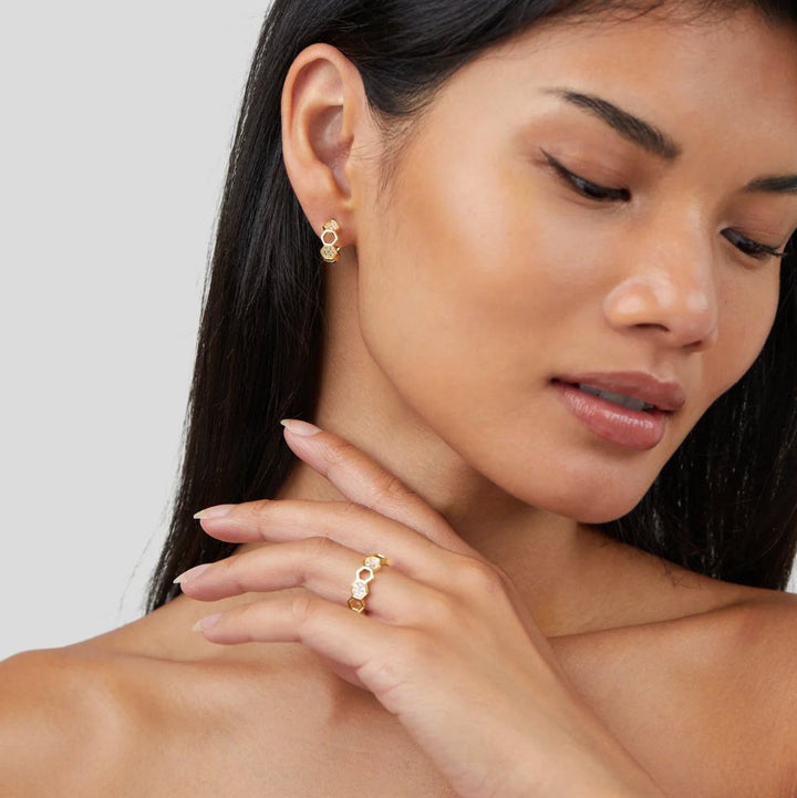 At - Zlatý a Křišťálový Prsten 